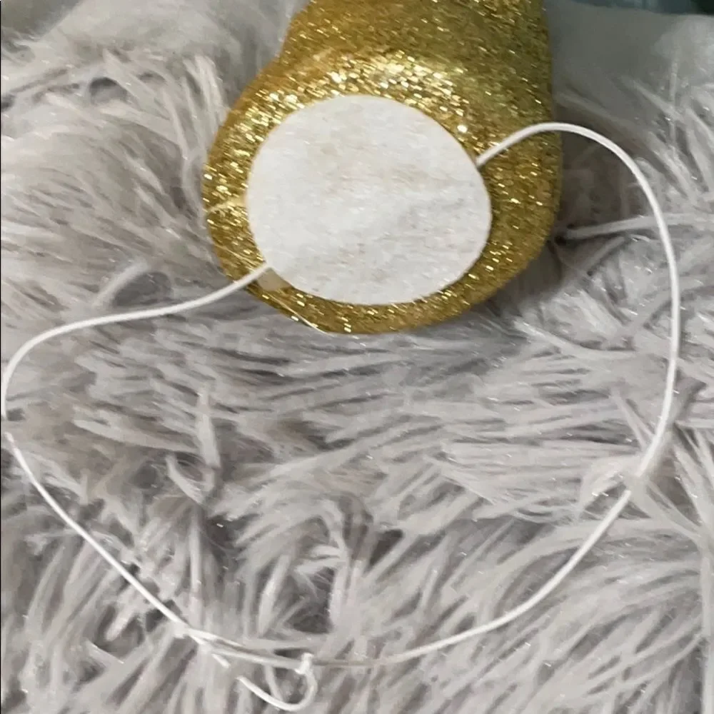 N/A child’s glitter